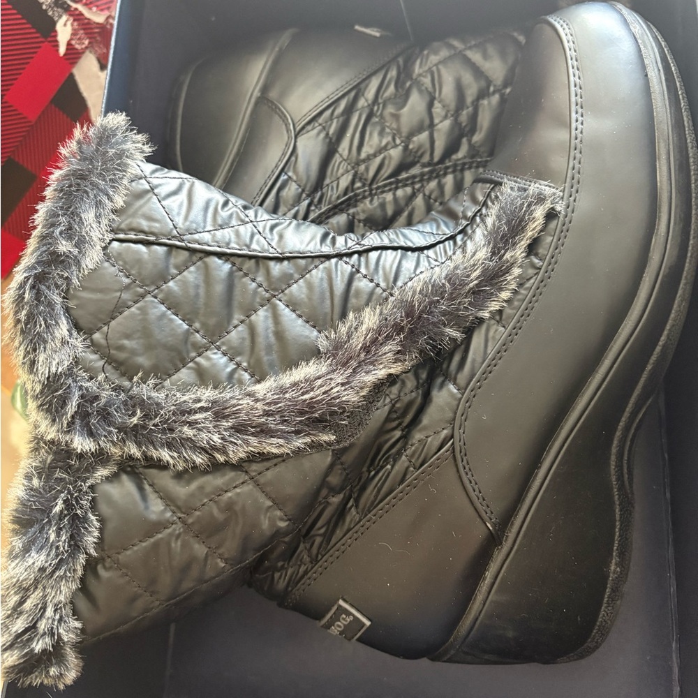 London Fog Black Quilted Fur-Trim Boots
